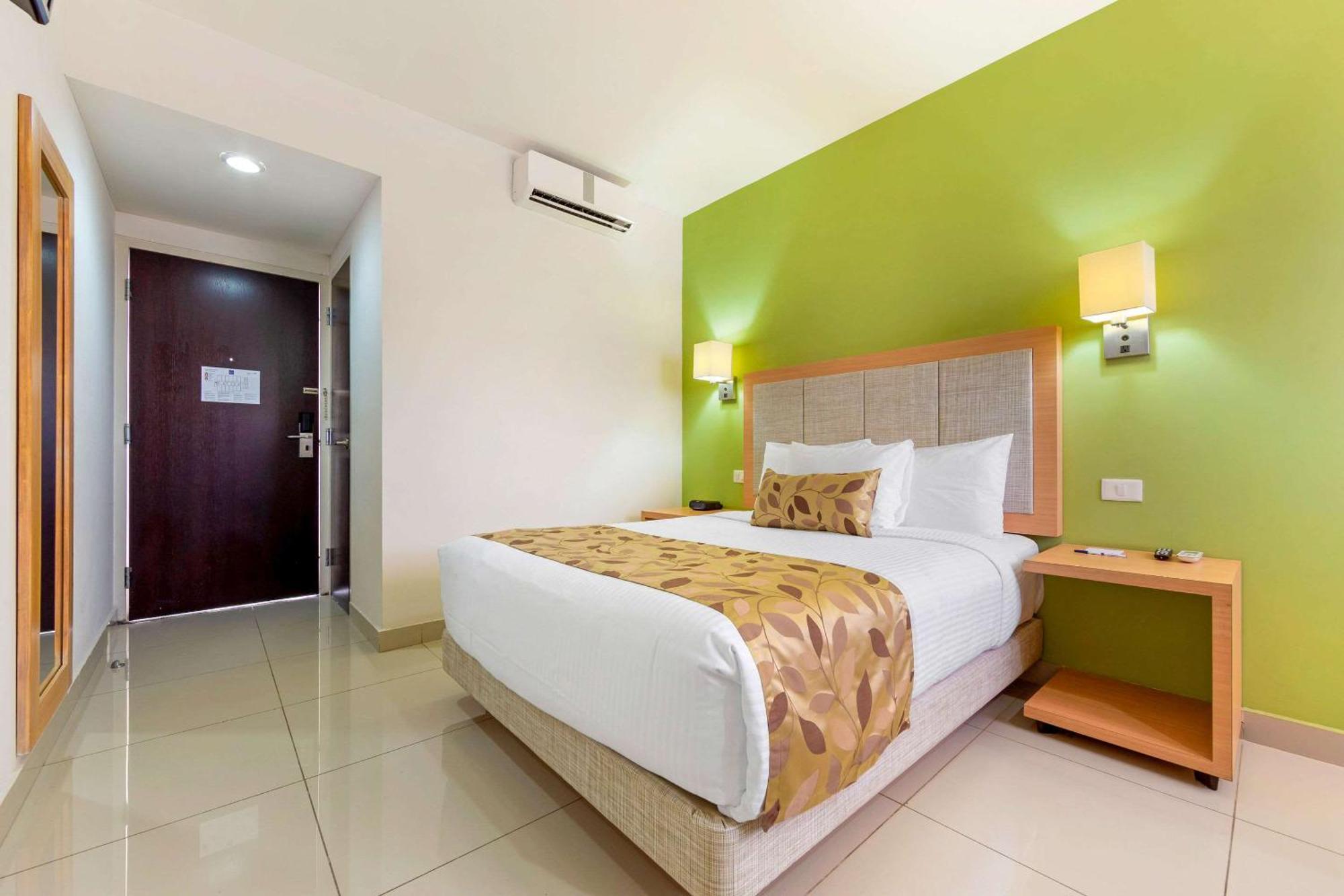 Sleep Inn Кульякан Экстерьер фото